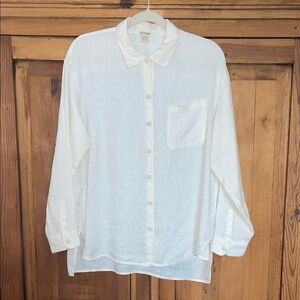 Magaschoni Women’s embroidered button down blouse Sz. MD